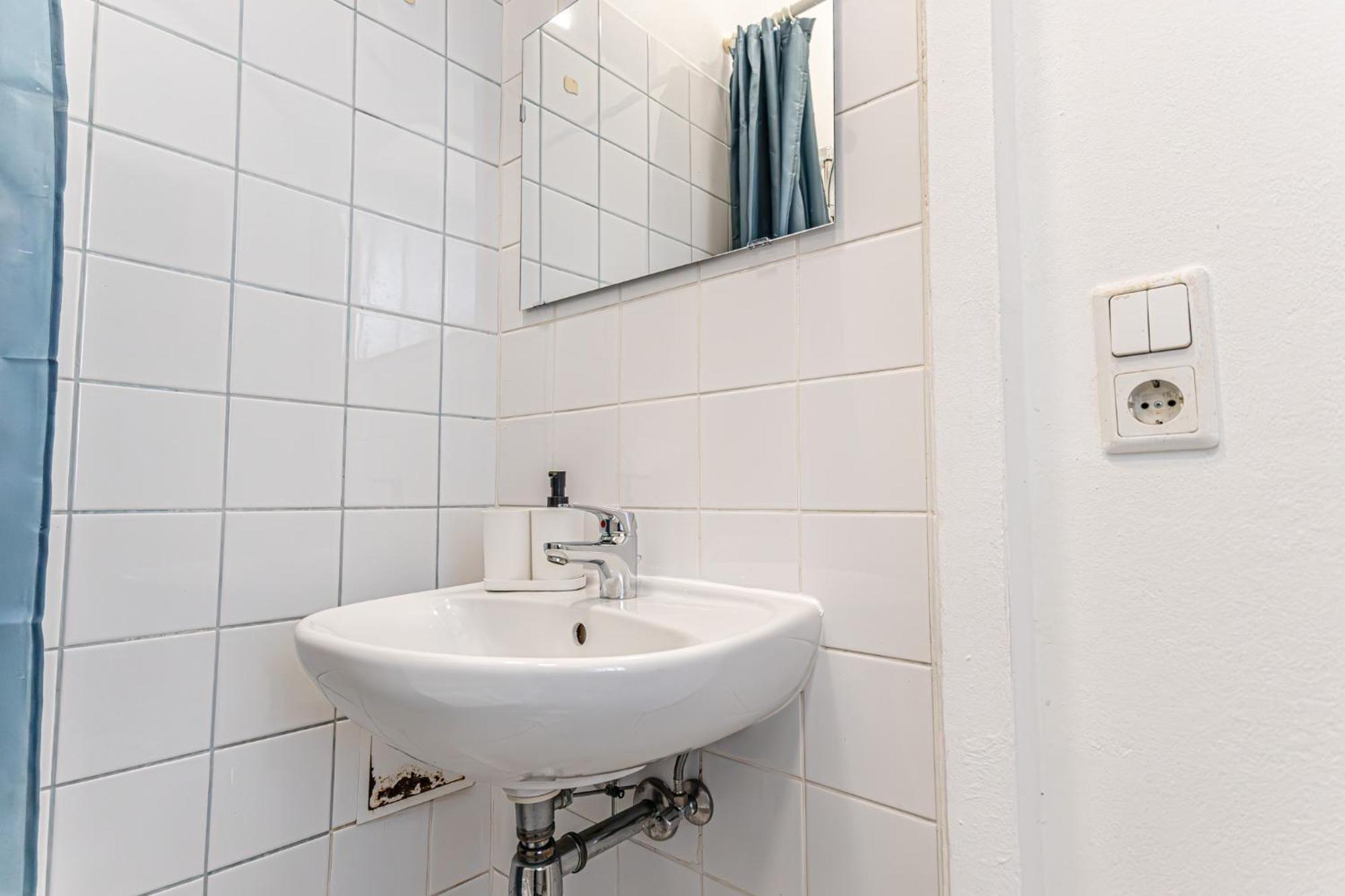 Bright 1Br Apartment 10 Min From Heart Of Bécs Kültér fotó